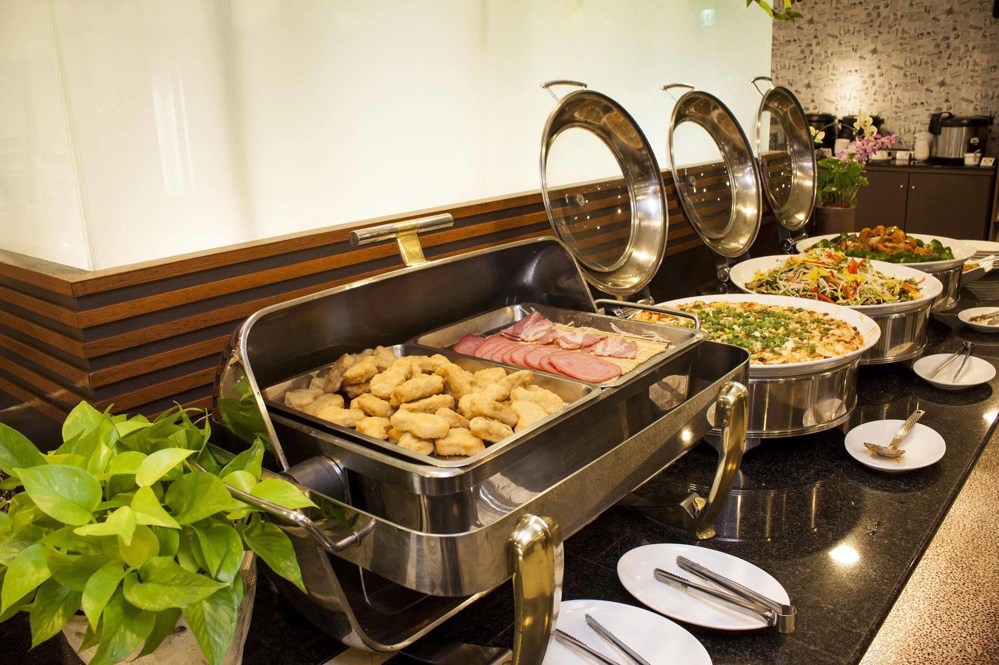 Cambridge Tainan Hotel Dış mekan fotoğraf